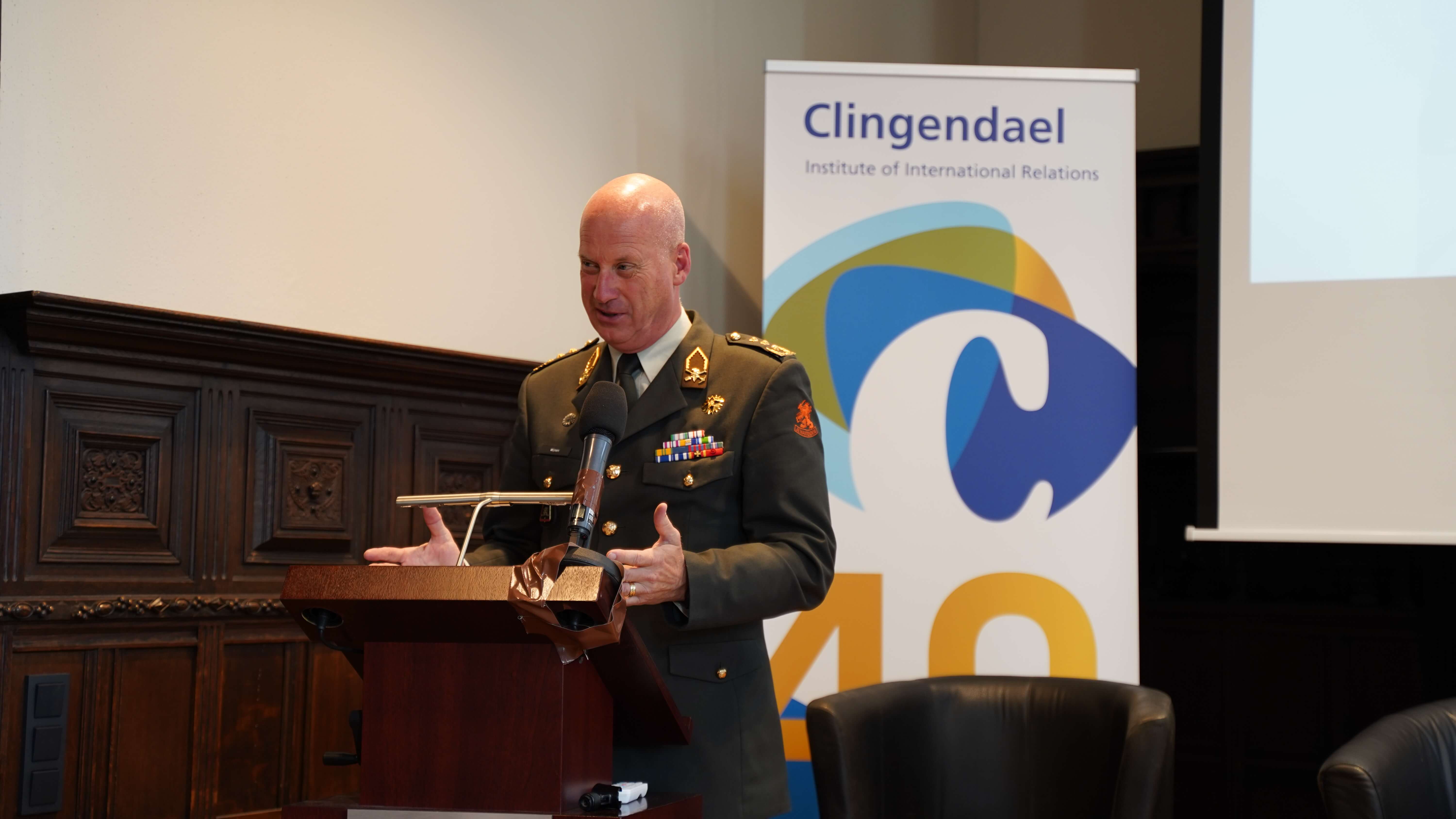  Lieutenant General Martin Wijnen (Commander of the Netherlands Army)